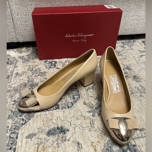 Salvatore Ferragamo Nara Metal Shoes Heel 5cm/2in, Size 8c, Worn once